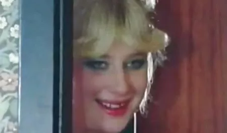 R الكاميرا لديه 4 غرف سكس محارم امهات مصرى نوم و زوجة الأب إلى صديقي كذبة.