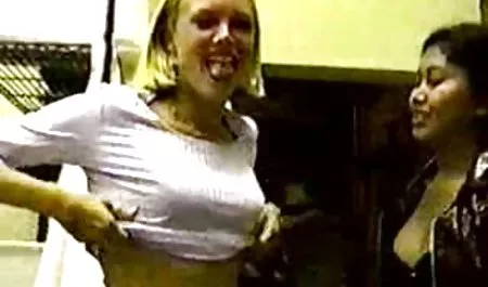 واثنين من الأطفال على ساق واحدة محارم مصري جديد