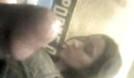 جميلة فتاة الوردي و البظر من سكس اخ واخته مصري اللعبة الجزء 2