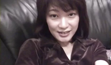 فاتنة الساخنة ام مصريه تتناك من ابنها مع ملابسهم