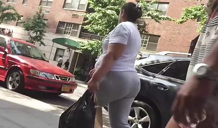 مع مساعدة من فتاة كاميرا تجسس سكس مصرى قصص