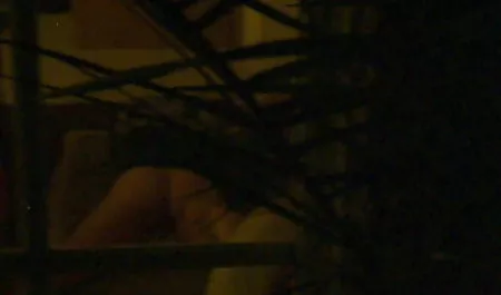 إيلا على شرفة و البصرية سكس مصرى محارم