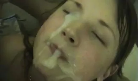 المشاعر بين فيديو سكس محارم مصرى صداقة وثيقة مع العقل